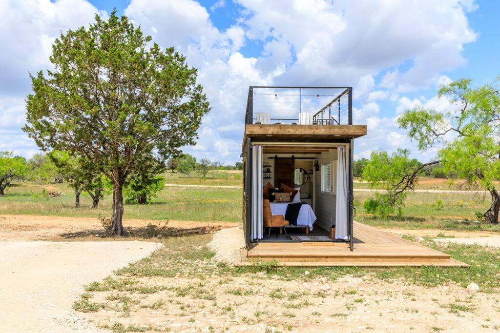 New The Perry Cozy Container Home Fredericksburg Luaran gambar